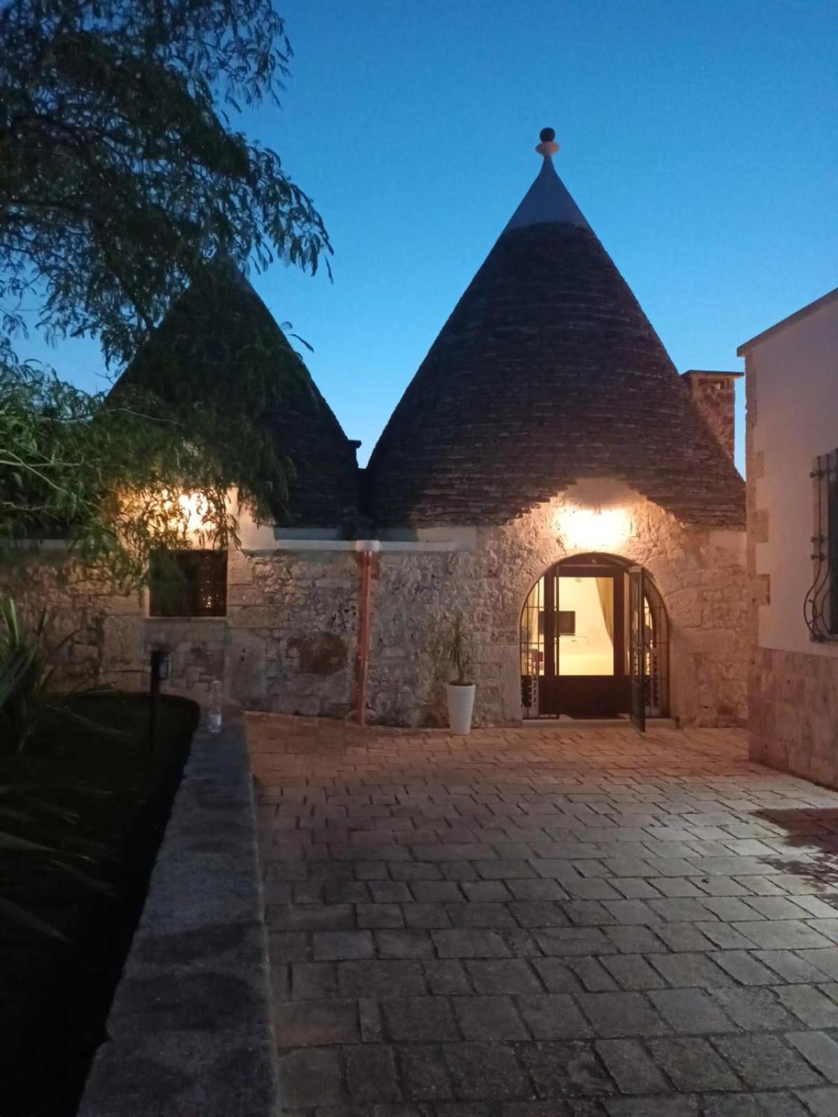 Trulli Allegretti Ночи Екстериор снимка